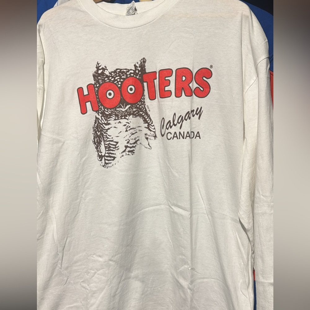 Hooters calgary Classic White Tee